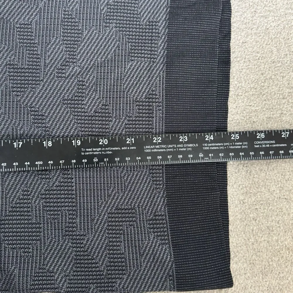 Lululemon Swiftly Breathe Top Long Sleeve Gray Black Gym Yoga Active Woman 4
